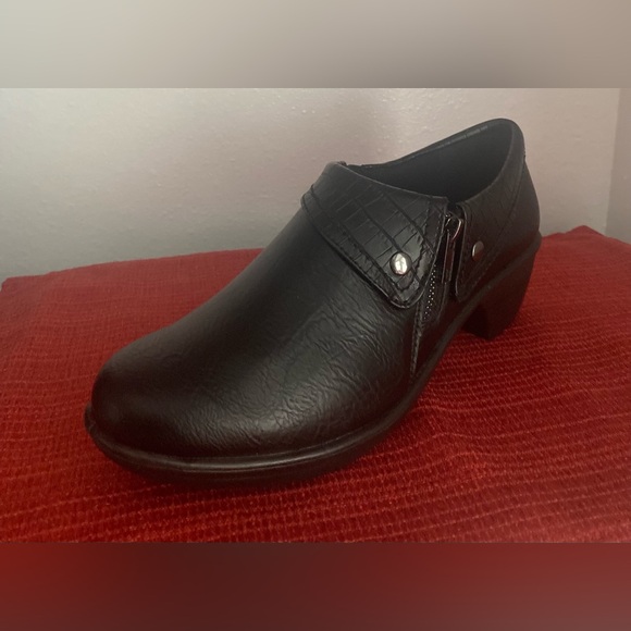 Womens Easy Street Black Comfort Mules - Picture 5 of 16